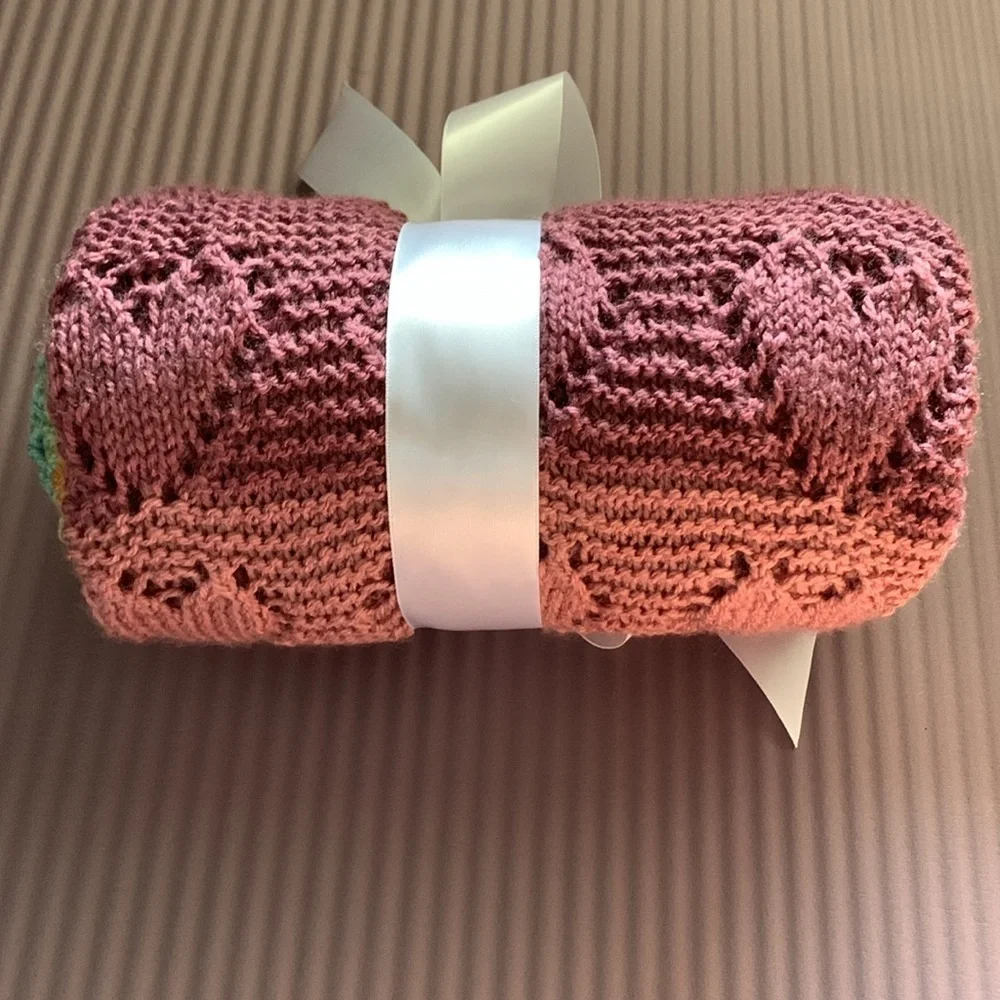 {Knit Baby Blanket} 💕heart design